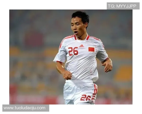 差点因身高问题被淘汰的足球明星逆袭成传奇的励志故事